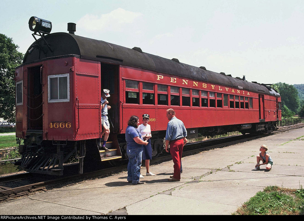 Ex-PRR 4666, "Doodlebug," #1 of 2, 1976